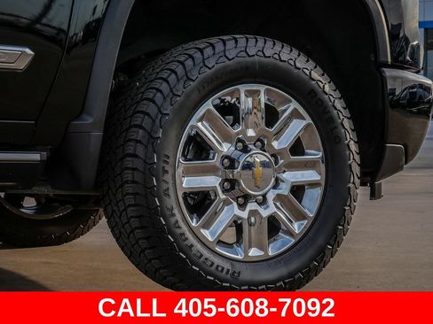 Used 2024 Chevrolet Silverado 2500 High Country w/ High Country Premium Package AWD/4WD image 9