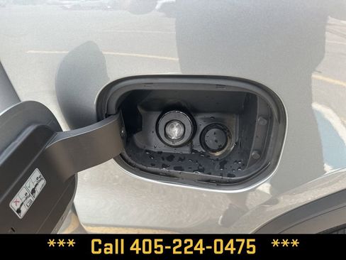 Used 2025 GMC Sierra 1500 SLT AWD/4WD image 27
