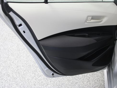 Used 2025 Toyota Corolla LE FWD image 23