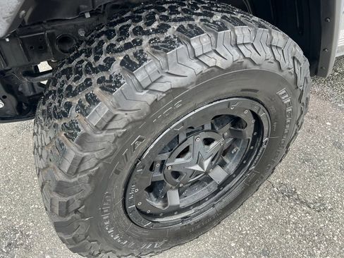 Used 2021 Jeep Gladiator Rubicon AWD/4WD image 10