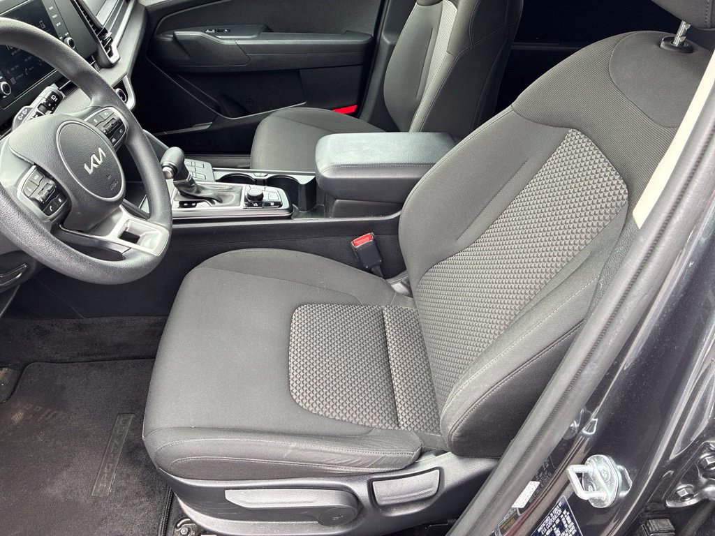 Used 2023 Kia Sportage LX AWD/4WD image 11