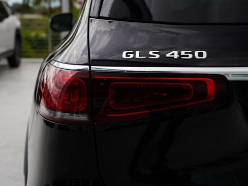 Used 2023 Mercedes-Benz GLS 450 4MATIC image 9