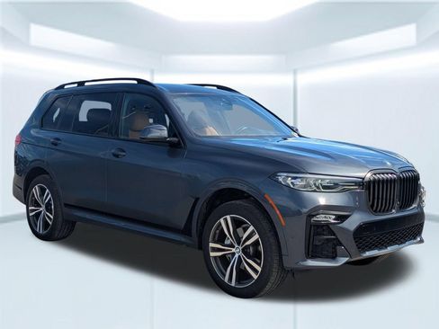 Used 2022 BMW X7 xDrive40i w/ M Sport Package AWD/4WD image 7