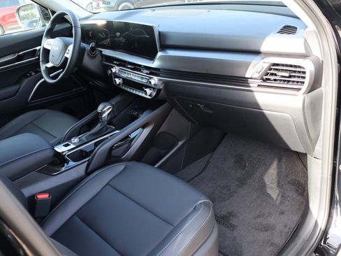 New 2025 Kia Telluride LX FWD image 10