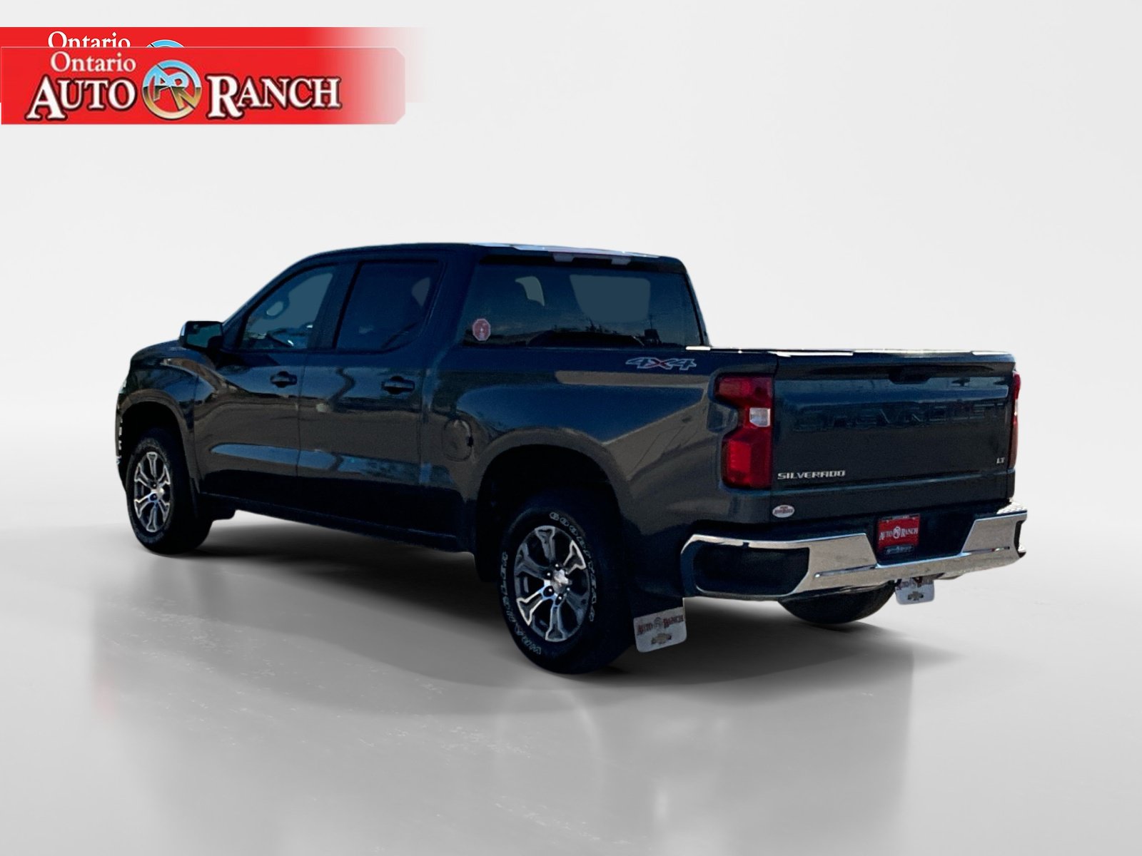 Used 2020 Chevrolet Silverado 1500 LT AWD/4WD image 3