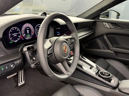 Used 2025 Porsche 911 Carrera 4 GTS image 4