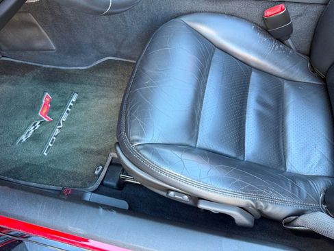 Used 2006 Chevrolet Corvette Convertible w/ Preferred Equipment Group image 35