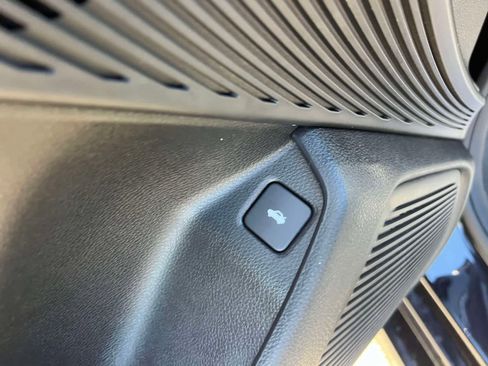 Used 2023 Acura TLX image 18