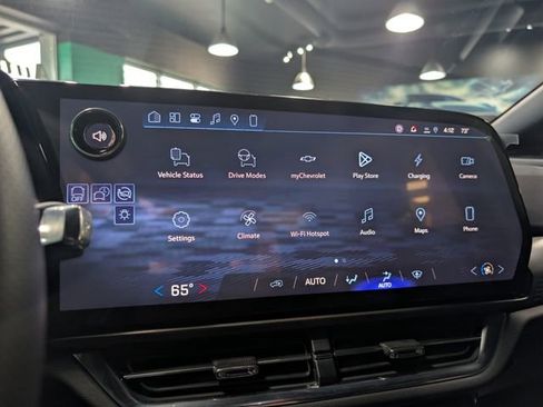 Used 2026 Chevrolet Equinox EV LT FWD image 25