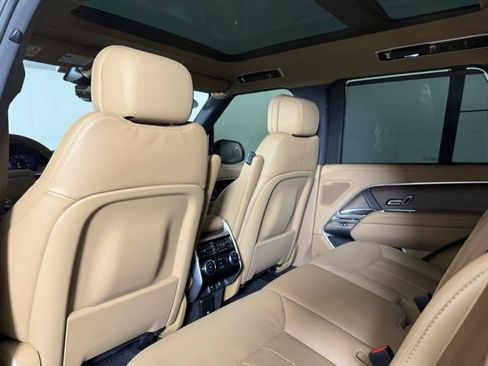 Used 2025 Land Rover Range Rover SE AWD/4WD image 25