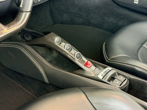 Used 2019 Ferrari 488 Spider RWD image 17