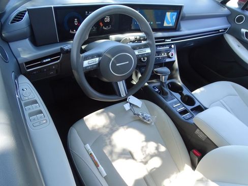 Certified 2025 Hyundai Sonata SE FWD image 7