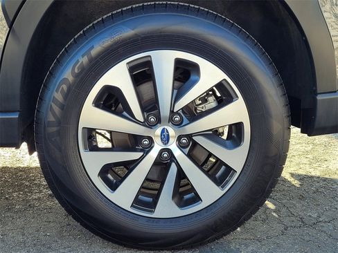 Used 2024 Subaru Outback Premium image 4