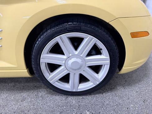 Used 2005 Chrysler Crossfire Limited RWD image 23