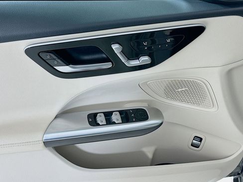 Certified 2023 Mercedes-Benz C 300 Sedan image 18