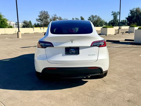 Used 2023 Tesla Model Y AWD image 8