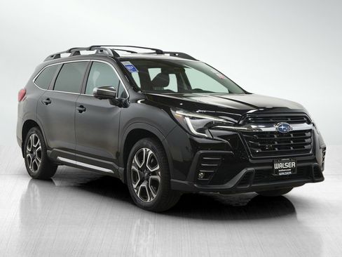Used 2023 Subaru Ascent Limited w/ Technology Package AWD/4WD image 7
