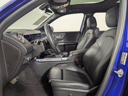 Used 2021 Mercedes-Benz GLB 250 image 4