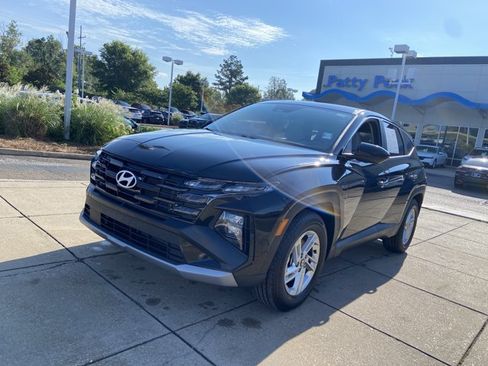 Used 2025 Hyundai Tucson SE FWD image 4