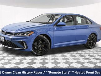 Used 2025 Volkswagen Jetta SE w/ Black Wheel Package video 2