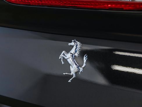 Used 2020 Ferrari Portofino RWD image 30