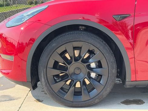 Used 2022 Tesla Model Y Long Range AWD/4WD image 5