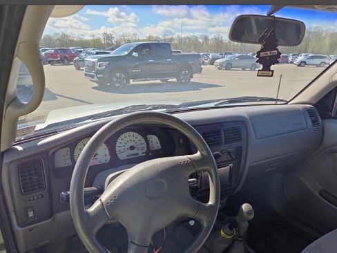 Used 2002 Toyota Tacoma 4x4 Xtracab w/ SR5 Pkg w/ Chrome Pkg image 4