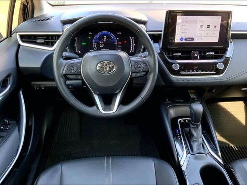 Used 2024 Toyota Corolla XLE image 6