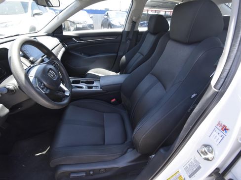 Used 2018 Honda Accord EX image 2