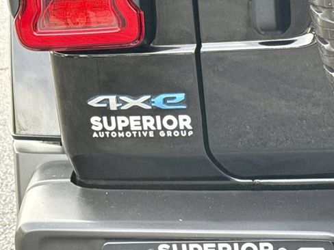 Used 2023 Jeep Wrangler Unlimited Sahara image 9