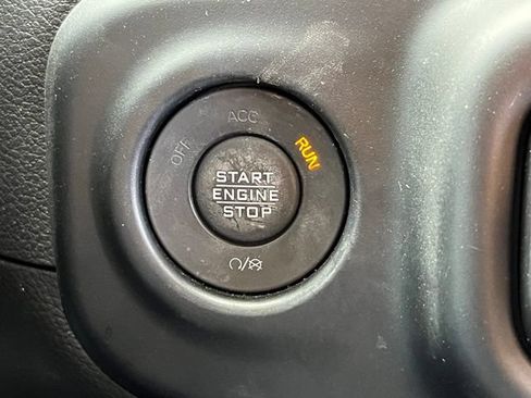 Used 2023 Jeep Wrangler Unlimited w/ Convenience Group AWD/4WD image 17