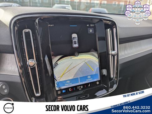 Certified 2023 Volvo XC40 B5 Ultimate w/ Protection Package Premier image 19