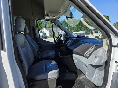 Used 2017 Ford Transit 350 XL image 28
