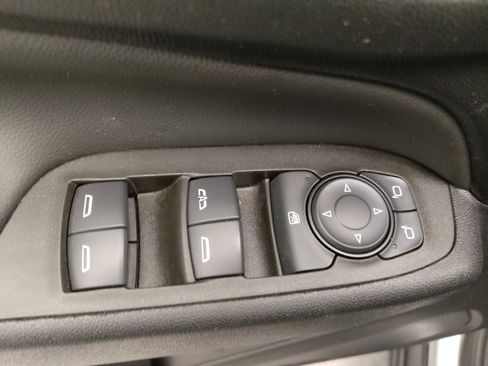 Used 2023 Chevrolet Equinox LT FWD image 27