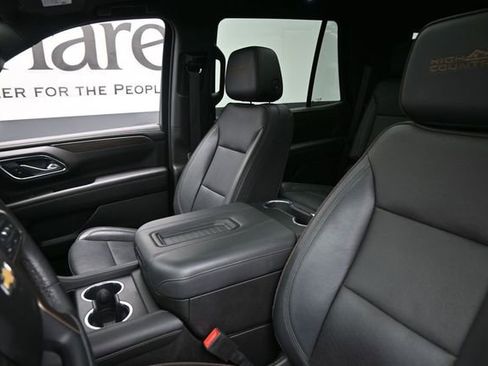 Used 2023 Chevrolet Tahoe High Country AWD/4WD image 16