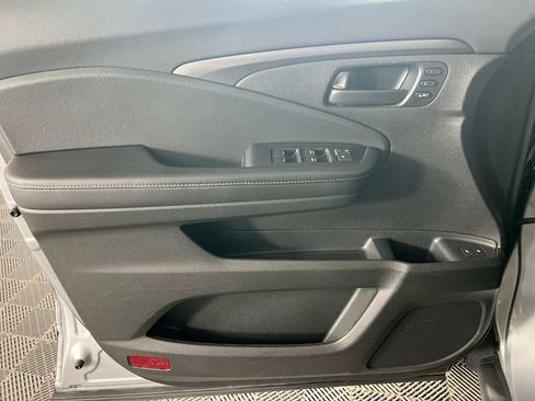 Used 2023 Honda Passport EX-L image 17