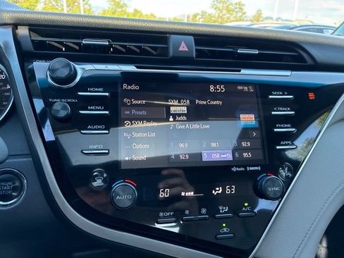 Used 2018 Toyota Camry SE w/ Audio Package FWD image 10