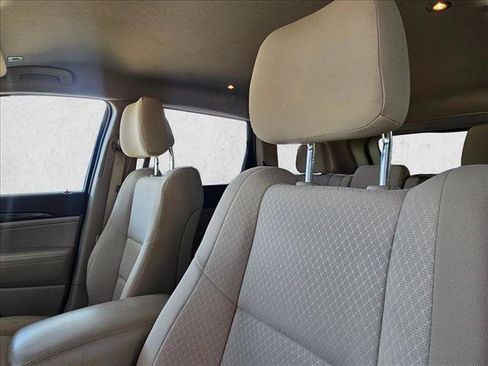 Used 2019 Jeep Grand Cherokee Laredo RWD image 14