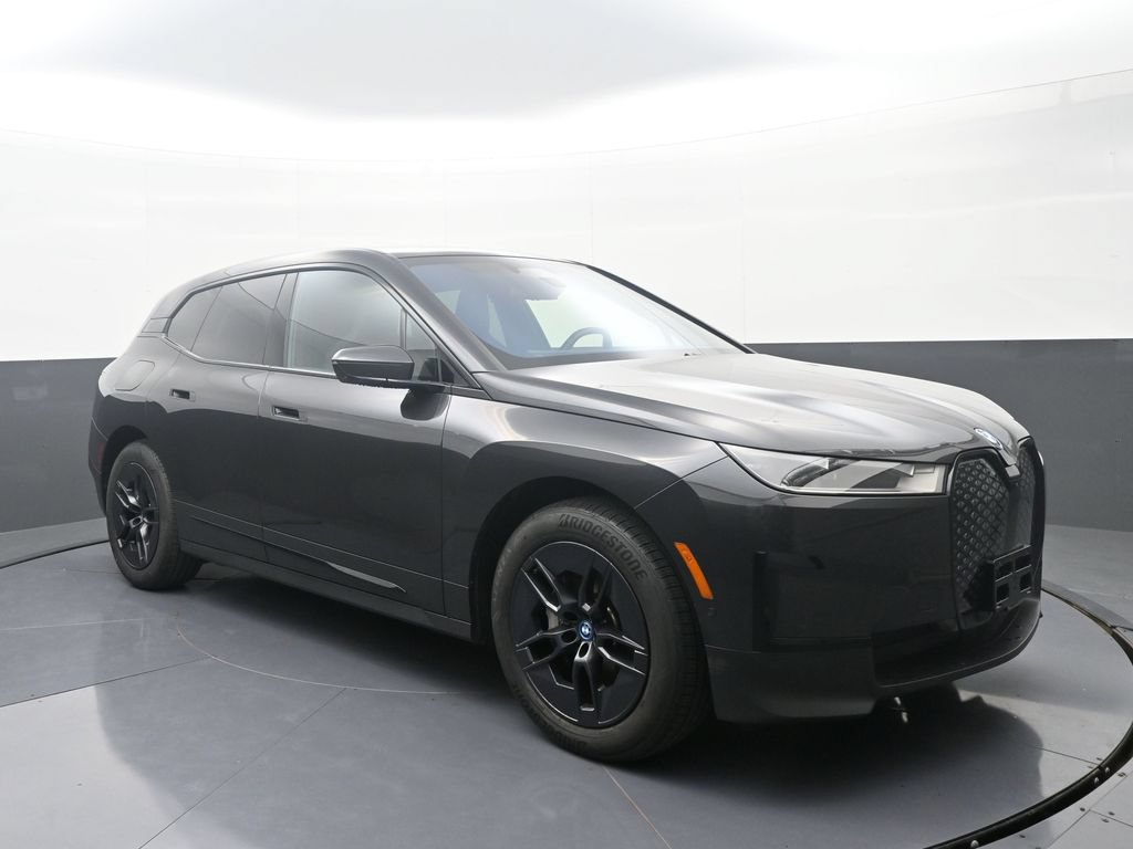 Used 2024 BMW iX xDrive50 w/ Premium Package AWD/4WD image 3