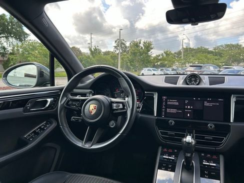 Used 2023 Porsche Macan Turbo AWD/4WD image 9