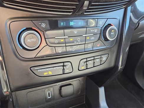 Used 2019 Ford Escape Titanium w/ U9j03 - Titanium Tow Package image 22