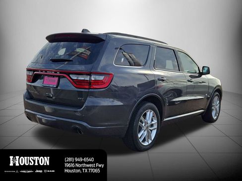 Used 2024 Dodge Durango GT image 3