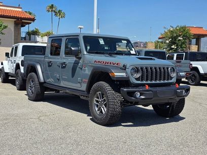 New 2026 Jeep Gladiator Mojave w/ Steel Bumper Group