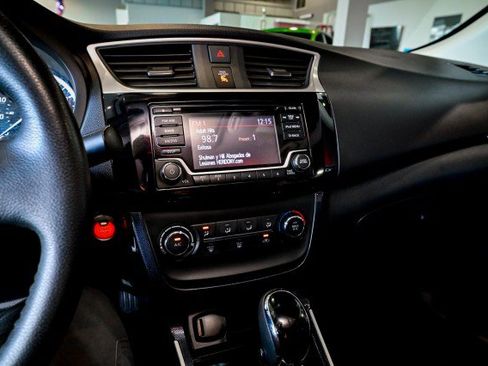 Used 2017 Nissan Sentra SR w/ Electronics Package FWD image 30