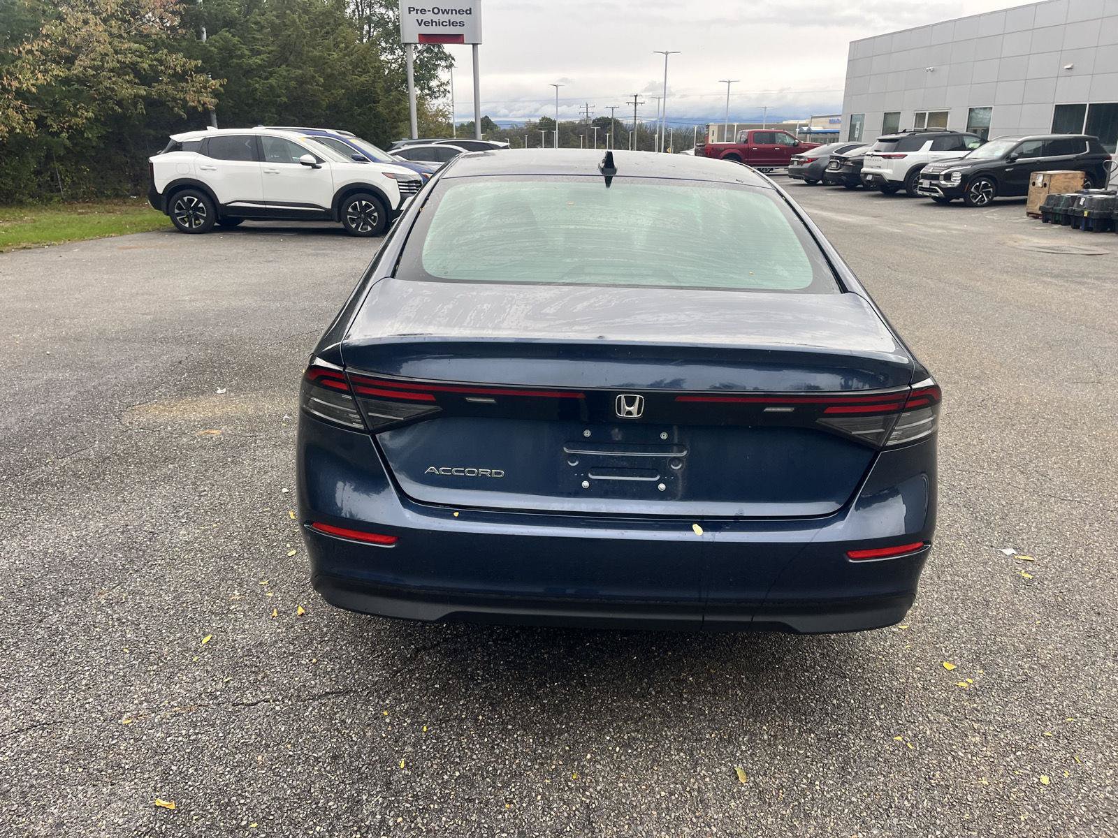Used 2025 Honda Accord SE image 6