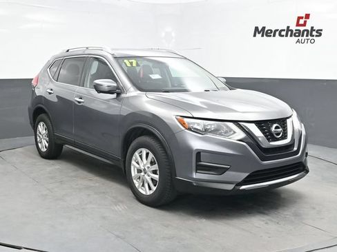 Used 2017 Nissan Rogue SV w/ SV Premium Package AWD/4WD image 1