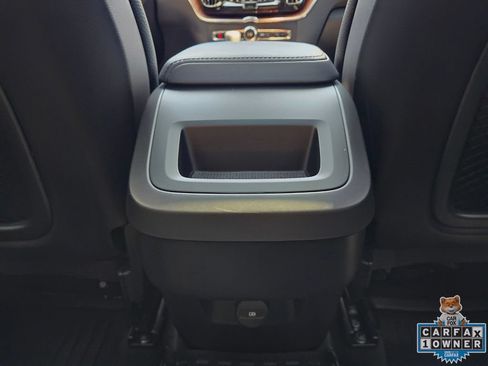 Used 2024 Volvo XC60 B5 Plus AWD/4WD image 42