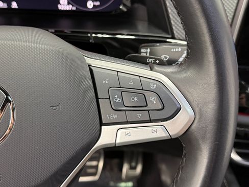 Used 2025 Volkswagen Atlas Cross Sport SEL R-Line image 24