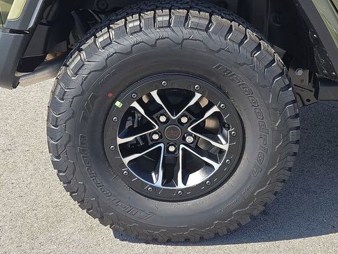 New 2025 Jeep Wrangler Unlimited Rubicon image 7