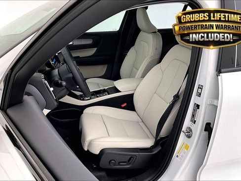 New 2026 Volvo XC40 B5 Plus w/ Protection Package Premier AWD/4WD image 36